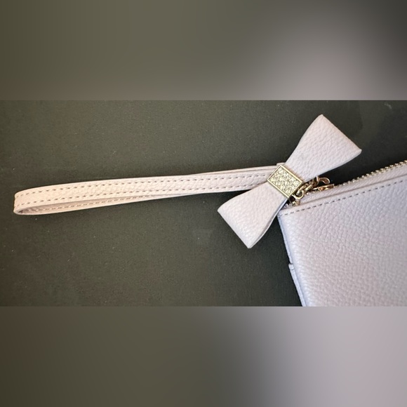 Guess Wrislet Bag - Picture 8 of 8